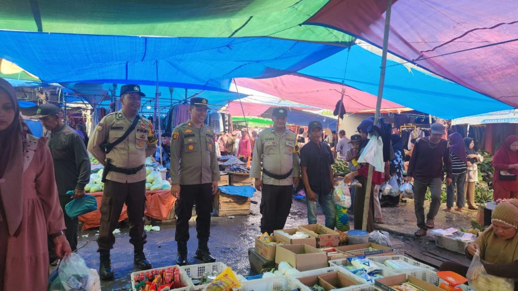 Jelang Bulan Ramadhan 1446 H, Kapolsek Kempas Intensifkan Patroli dan Sambang Pasar Kilo 8 Harapan Tani.